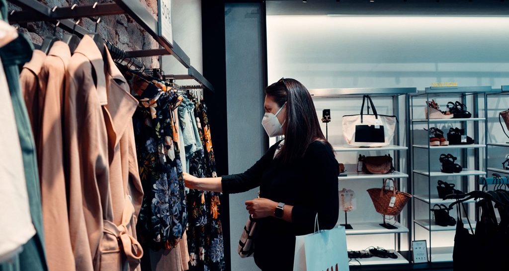 woman in shopping during pandemic